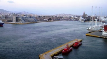 港口繁忙大船小船邮轮进出码头视频素材