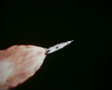 火箭导弹喷射火焰飞行视频素材