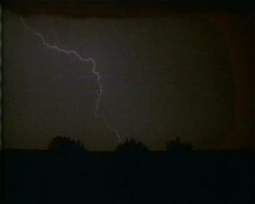 雷电交加的晚上 打雷闪电特效视频素材