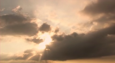 太阳在云层中穿梭云彩黑边视频素材