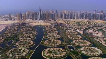 迪拜城市海上别墅群美丽都市风光视频素材
