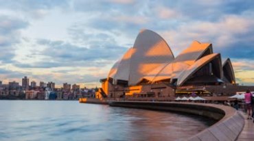 悉尼歌剧院广场水面游客延时摄影视频素材