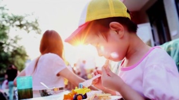 国际幼儿园儿童孩子外教学习成长愉快玩耍吃饭实拍视频素材