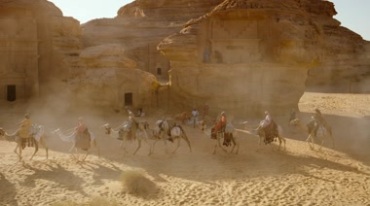沙漠骆驼队伍商队运输实拍视频素材