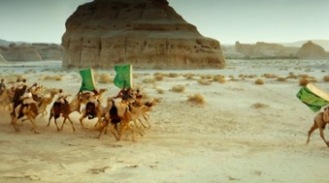 沙漠骆驼队伍骑行士兵比赛视频素材