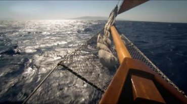 海上帆船杨帆航行实拍视频素材