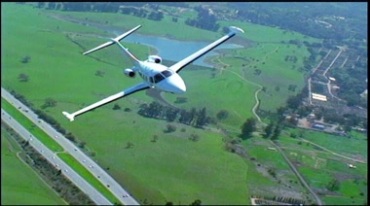 小飞机起飞降落空中飞行视频素材