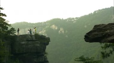 庐山断崖千尺风景悬崖峭壁实拍视频素材