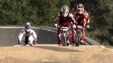 山地自行车赛道竞技比赛冲刺实拍视频素材