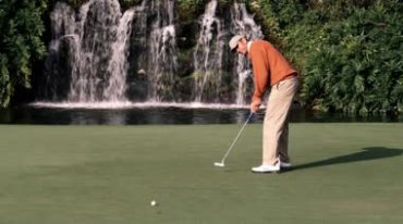 打高尔夫球挥杆击球精彩片段集锦视频素材