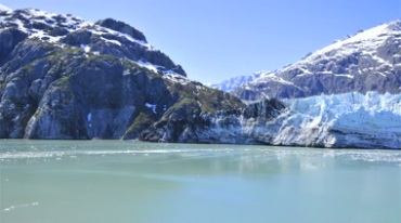 4K冰川冰湖白雪覆盖山脉湖水积冰美丽风光实拍视频素材
