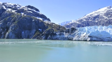 4K冰川冰湖白雪覆盖山脉湖水积冰美丽风光实拍视频素材