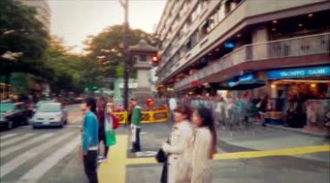 城市人群人流过马路车流繁忙快节奏生活延时摄影视频素材