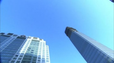 城市商务区大楼高楼仰拍旋转效果视频素材
