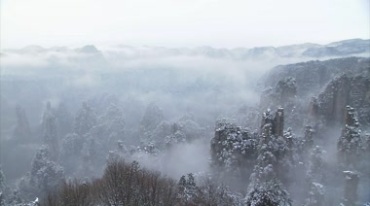 张家界山峰雪景美丽冬景视频素材