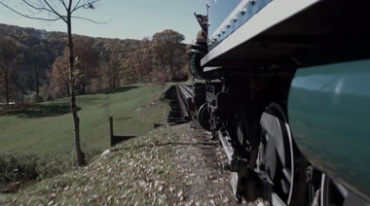 火车行驶车轮转动特写镜头视频素材