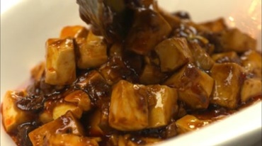 麻婆豆腐制作中华美食饮食实拍视频素材