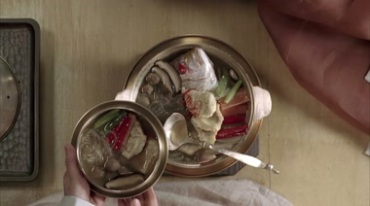 韩国小饭碗肉汤美食实拍镜头视频素材