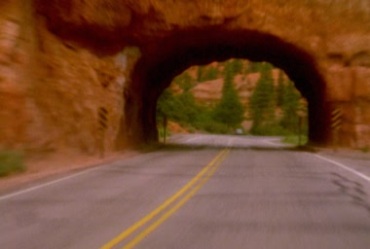 汽车在山里公路快速行驶第一视角视频素材