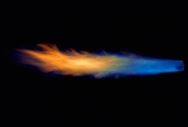 蓝色火焰喷射火苗喷火气体尾焰黑屏后期特效视频素材