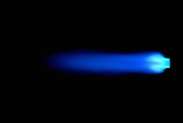 蓝色火焰喷射火苗特写镜头黑屏抠像特效视频素材