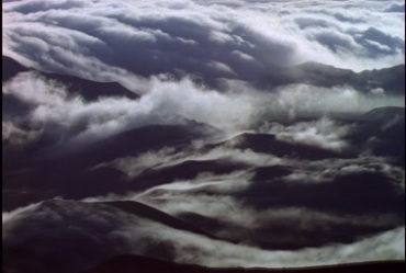 山峰云海雾气流动视频素材