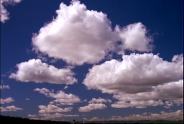 天空白色云层云团慢慢移动实拍视频素材