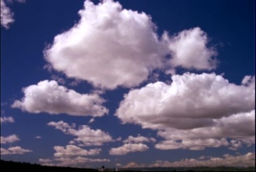 天空白色云层云团慢慢移动实拍视频素材