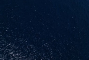 大海之上飞行掠过蓝色海面海水视频素材