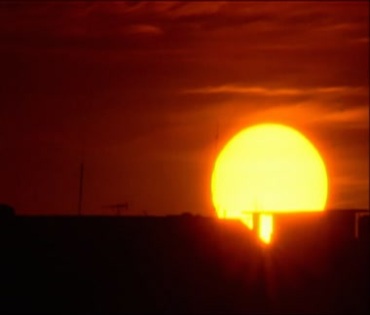 太阳落下红日落山实拍视频素材
