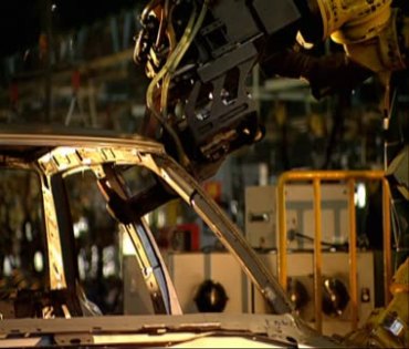 汽车制造车壳焊接车间视频素材