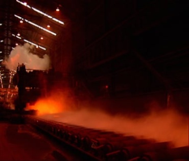 钢铁厂钢材出炉冷却视频素材
