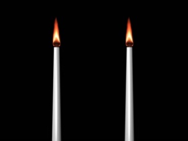 双烛台烛火白蜡烛燃烧火焰黑屏特效视频素材