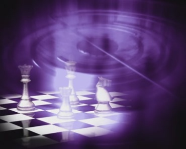国际象棋移动棋盘紫色背景视频素材