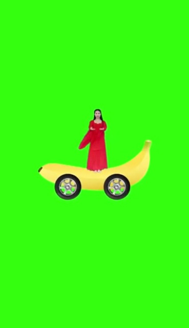古装美女在香蕉车上优美舞姿绿幕（清晰度不高，介意勿下）视频素材