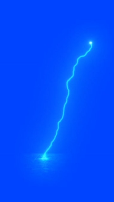 闪电击中地面电流电光蓝屏抠像后期特效视频素材