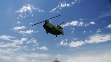 美国双旋翼直升机飞行空中爆炸绿屏后期特效视频素材