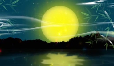 湖边黄色月亮月光后期特效视频素材