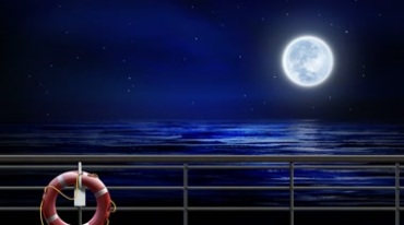 轮船栏杆外平静的月色海面视频素材