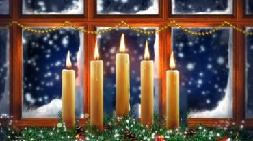 圣诞节点燃蜡烛